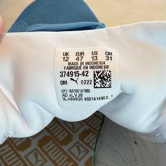 Men’s Puma Suede Blue Sneakers with dark blue Stripe - Picture 2 of 10